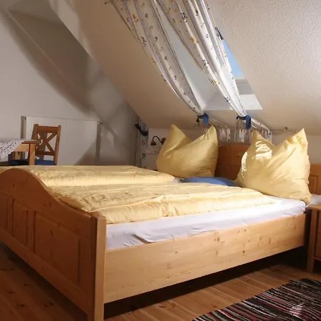Fruehstueckspension Kleinschuster Burgau Room photo