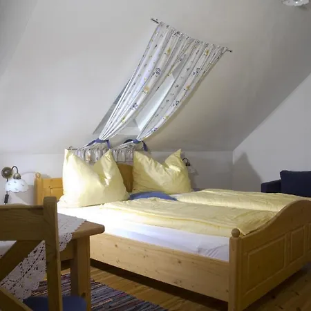 Fruehstueckspension Kleinschuster Burgau Room photo